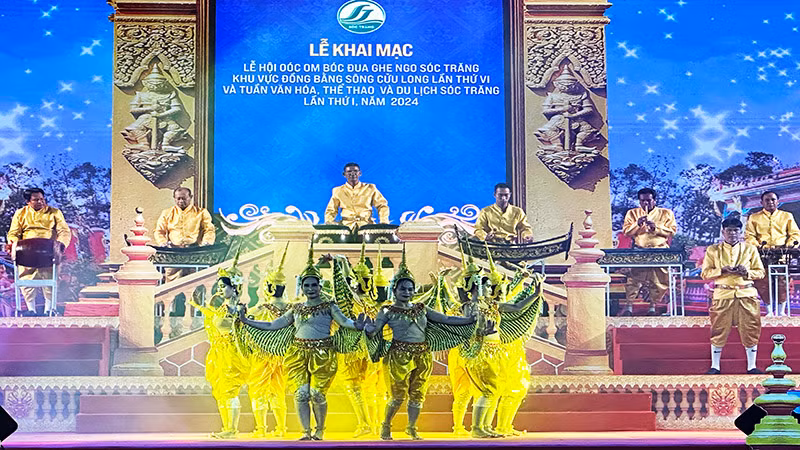 Tiết mục múa của Đoàn nghệ thuật Khmer Sóc Trăng