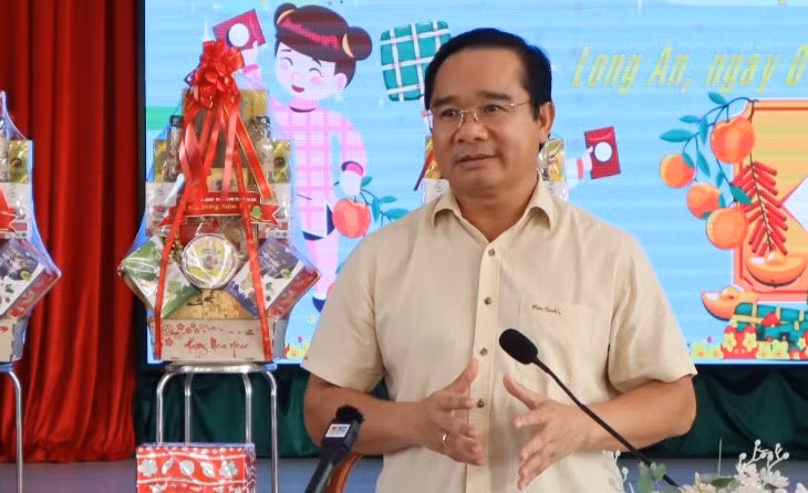 Bí thư Tỉnh ủy Long An Nguyễn Văn Được chúc Tết các lực lượng vũ trang tại Tiểu đoàn 1. 