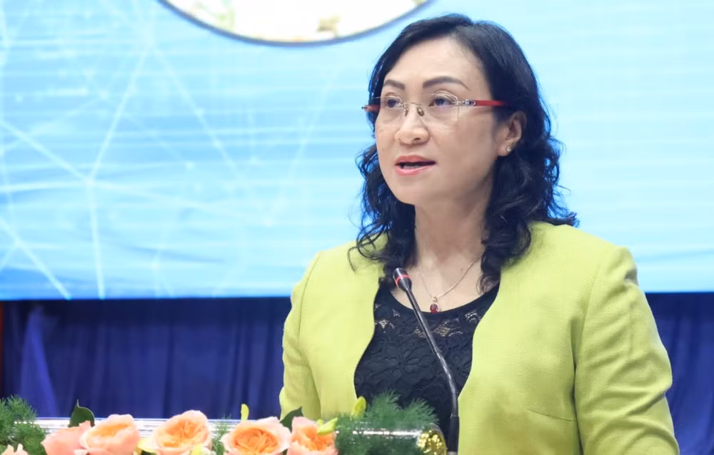 Thứ trưởng Bộ Công thương Phan Thị Thắng phát biểu hội nghị. 