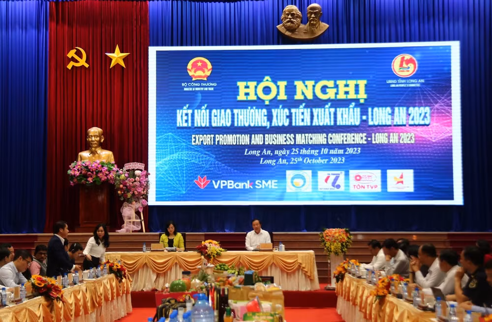 Quang cảnh hội nghị kết nối giao thương, xúc tiến xuất khẩu. Quang cảnh hội nghị kết nối giao thương, xúc tiến xuất khẩu.