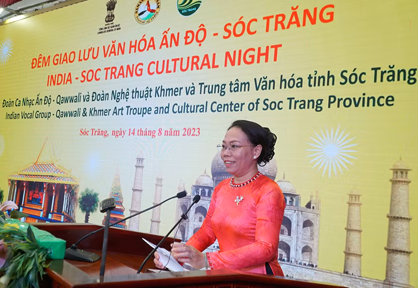 Phó Chủ tịch Uỷ ban nhân dân tỉnh Sóc Trăng Huỳnh Thị Diễm Ngọc phát biểu chào mừng