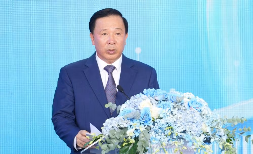 Chủ tịch Ủy ban nhân dân tỉnh Long An Nguyễn Văn Út phát biểu tại lễ khởi công.