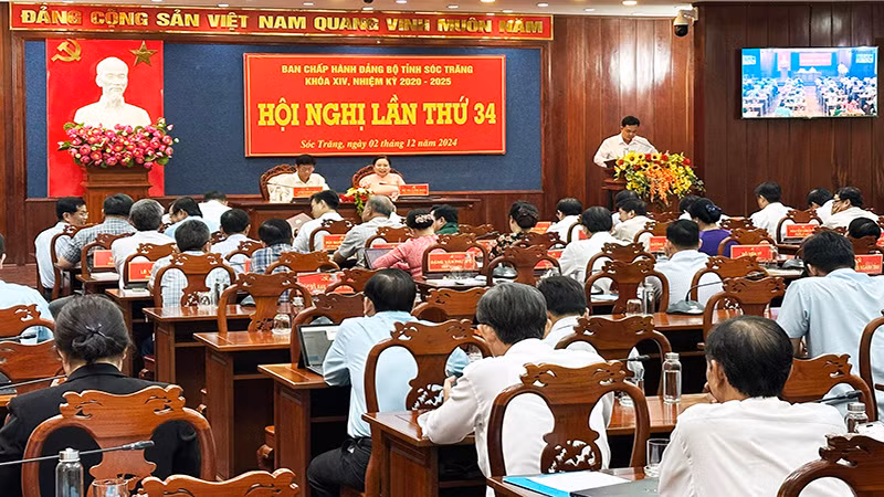 Các đại biểu tích cực thảo luận tại hội nghị.