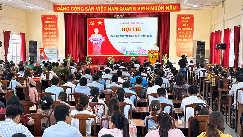 Quang cảnh hội thi. Quang cảnh hội thi.