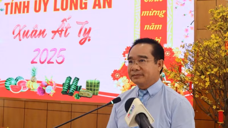 Bí thư Tỉnh ủy Long An Nguyễn Văn Được phát biểu tại buổi họp mặt.