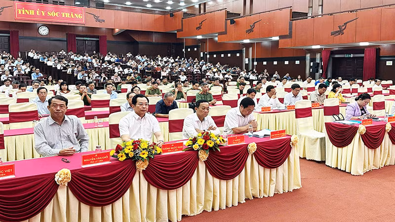 Hội nghị tại điểm cầu chính của tỉnh. Hội nghị tại điểm cầu chính của tỉnh.