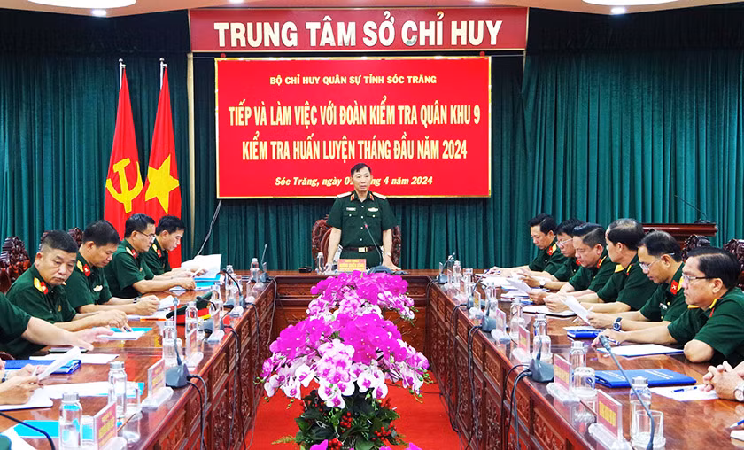 Thiếu tướng Huỳnh Chiến Công - Phó Tham mưu trưởng Quân khu 9 phát biểu kết luận.
