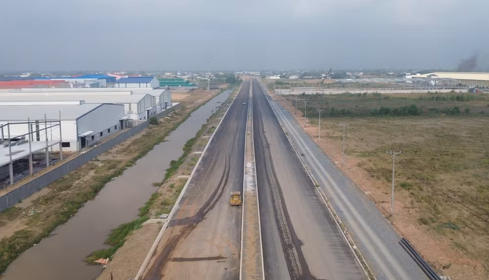 Dự án đường tỉnh 823D đã hoàn thành một đoạn công trình thuộc địa phận huyện Đức Hòa, Long An.