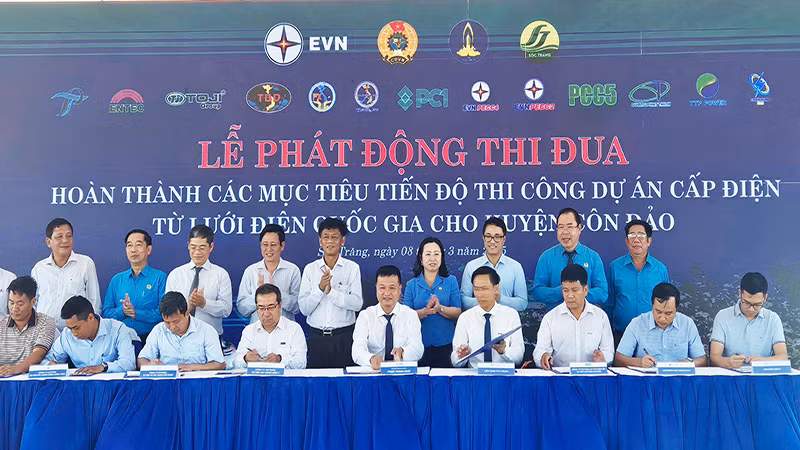 Các đơn vị ký cam kết hoàn thành dự án đúng tiến độ, bảo đảm chất lượng, an toàn