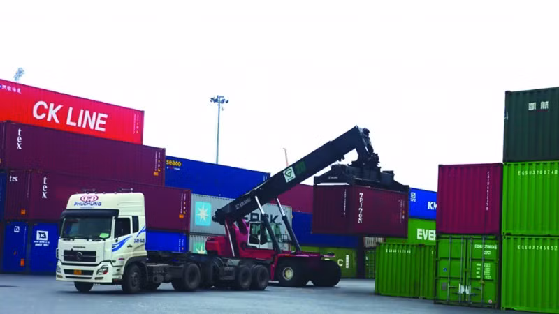 Hàng hóa xuất, nhập khẩu tại Cảng Hải phòng (Ảnh: Thái Bình)