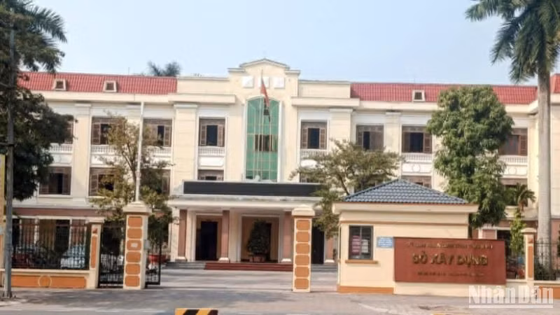Hợp nhất Sở Giao thông Vận tải và Sở Xây dựng có tên gọi là Sở Xây dựng. Hợp nhất Sở Giao thông Vận tải và Sở Xây dựng có tên gọi là Sở Xây dựng.