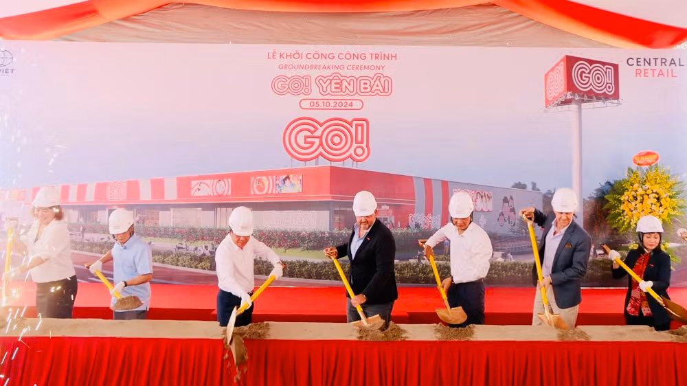 Lãnh đạo tỉnh Yên Bái tham gia lễ động thổ công trình. (Ảnh: THANH SƠN) Lãnh đạo tỉnh Yên Bái tham gia lễ động thổ công trình. (Ảnh: THANH SƠN)