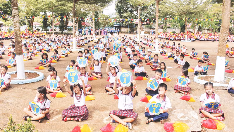 Tổ chức hoạt động văn hóa, văn nghệ giúp học sinh phát triển hài hòa trí, thể, mỹ.