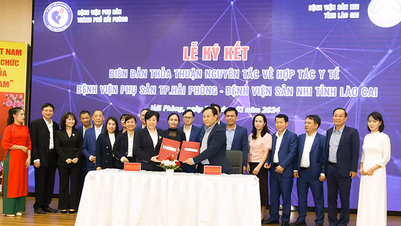 Lễ ký kết biên bản thỏa thuận nguyên tắc về hợp tác y tế giữa Bệnh viện Phụ sản thành phố Hải Phòng và Bệnh viện Sản Nhi tỉnh Lào Cai.