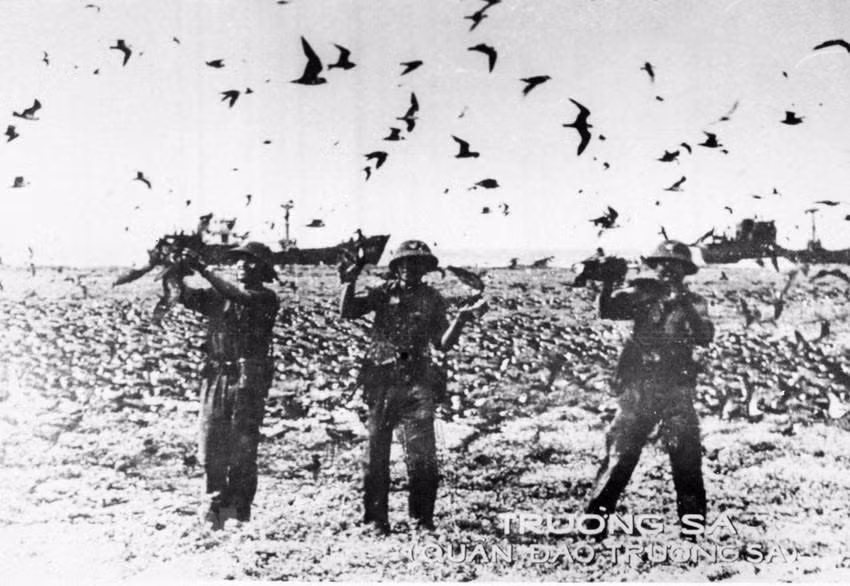 Bộ đội Đặc công Hải quân trên đảo Trường Sa được giải phóng, ngày 29/4/1975.