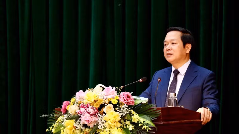 Đồng chí Phạm Quang Ngọc, Chủ tịch Ủy ban nhân dân tỉnh Ninh Bình khẳng định, DDCI là kênh thông tin quan trọng giúp cho công tác lãnh đạo, chỉ đạo, điều hành của Ủy ban nhân dân tỉnh đúng, trúng và hiệu quả hơn. Đồng chí Phạm Quang Ngọc, Chủ tịch Ủy ban nhân dân tỉnh Ninh Bình khẳng định, DDCI là kênh thông tin quan trọng giúp cho công tác lãnh đạo, chỉ đạo, điều hành của Ủy ban nhân dân tỉnh đúng, trúng và hiệu quả hơn.