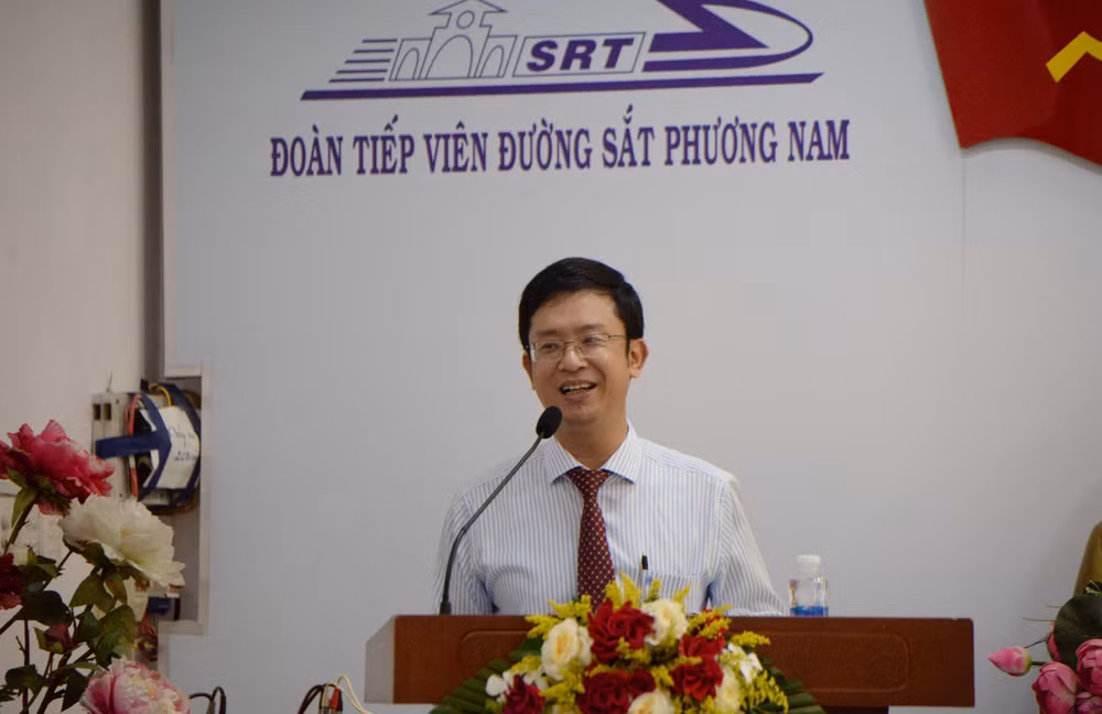 Lãnh đạo Công ty Công ty Cổ phần Vận tải đường sắt Sài Gòn công bố kế hoạch bán vé tàu Tết Nguyên đán Giáp Thìn 2024. 
