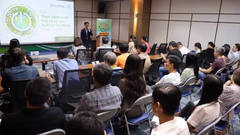 Quang cảnh hội thảo. Quang cảnh hội thảo.
