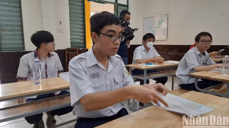 Học sinh Thành phố Hồ Chí Minh tham gia kỳ thi tuyển sinh lớp 10 công lập.