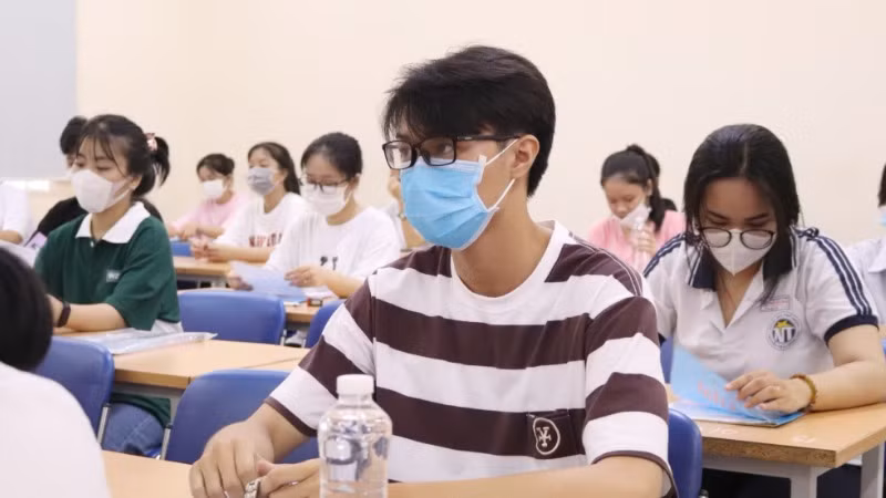 Các thí sinh tham gia Kỳ thi Đánh giá năng lực tại Thành phố Hồ Chí Minh.