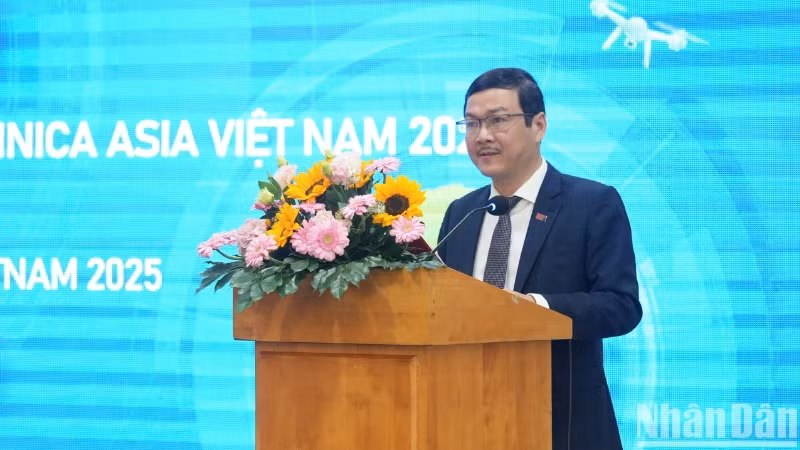 Ông Nguyễn Ngọc Thạch, Tổng Biên tập Báo Nông nghiệp Việt Nam phát biểu tại họp báo.