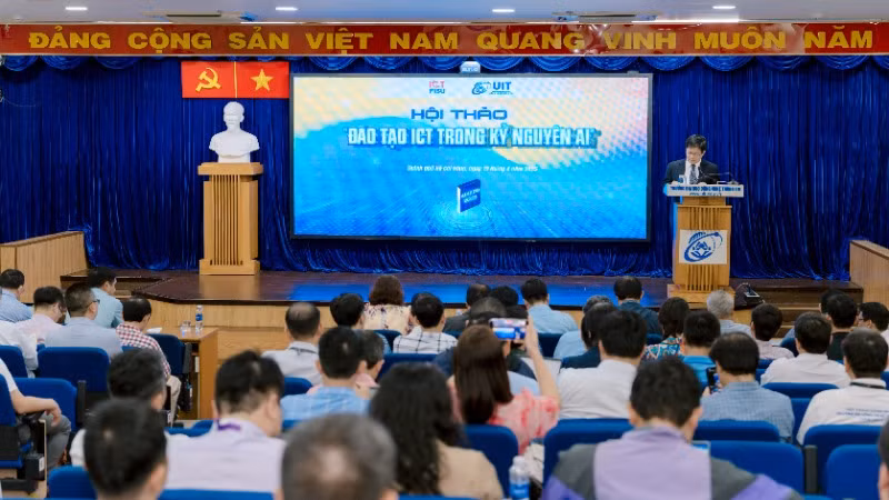 Quang cảnh hội thảo. Quang cảnh hội thảo.