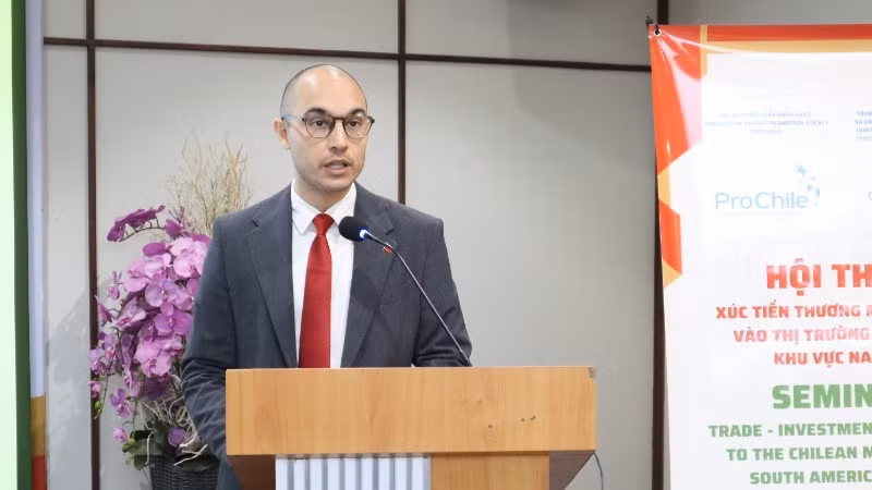 Ông Pablo Arancibia Salazar, Cục Xúc tiến xuất khẩu Chile (ProChile), phát biểu tại hội thảo