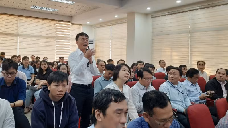Đại biểu phát biểu tại tọa đàm. Đại biểu phát biểu tại tọa đàm.