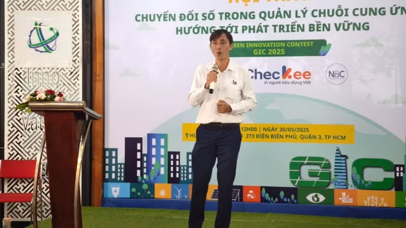 Ông Trần Ninh Đông phát biểu khai mạc hội thảo.