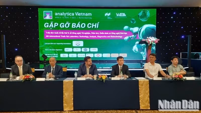 Ban Tổ chức thông tin nội dung Triển lãm Analytica Vietnam 2025.