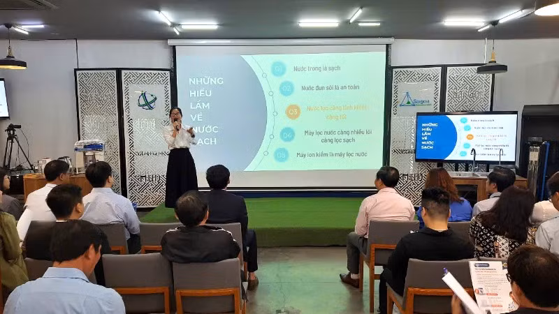 Quang cảnh hội thảo. Quang cảnh hội thảo.