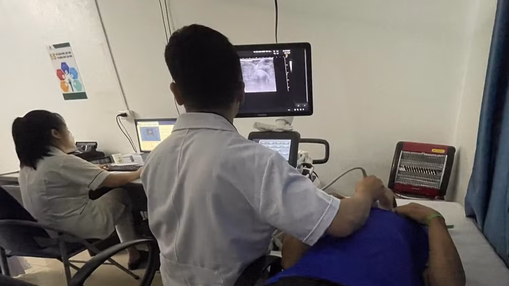 Việc lựa chọn khám sàng lọc ung thư sớm cho các cựu chiến binh và người thân góp phần bảo đảm an sinh xã hội trên địa bàn Lai Châu. Việc lựa chọn khám sàng lọc ung thư sớm cho các cựu chiến binh và người thân góp phần bảo đảm an sinh xã hội trên địa bàn Lai Châu.