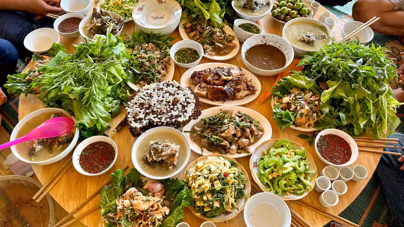 Ẩm thực đặc trưng của bà con người dân tộc bản địa. Ẩm thực đặc trưng của bà con người dân tộc bản địa.