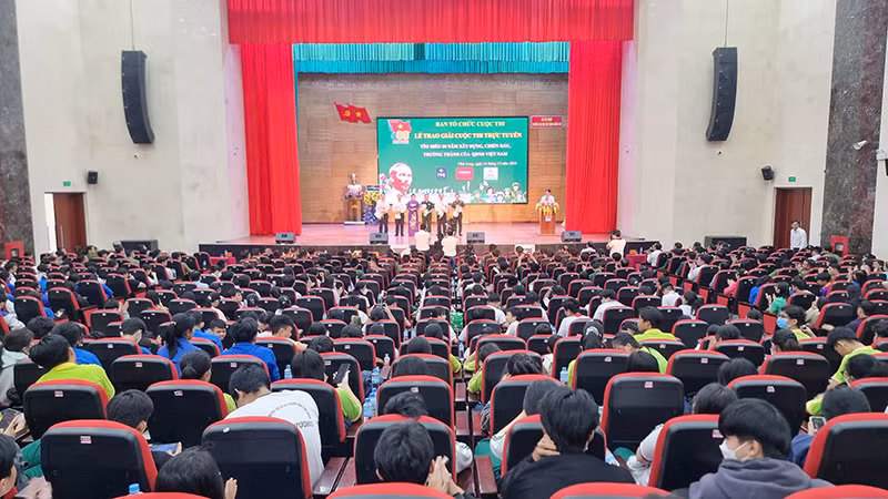 Quang cảnh buổi lễ trao giải.