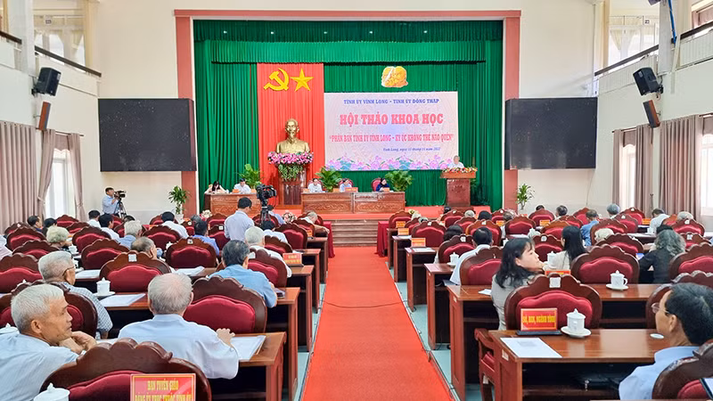 Quang cảnh buổi Hội thảo sáng 15/11. 