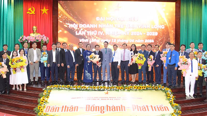 Ra mắt Hội Doanh nhân trẻ tỉnh Vĩnh Long nhiệm kỳ 2024 - 2029. 