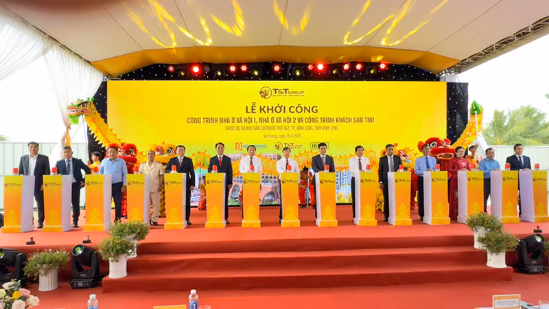 Nghi thức lễ khởi công các công trình nhà ở xã hội và khách sạn. 