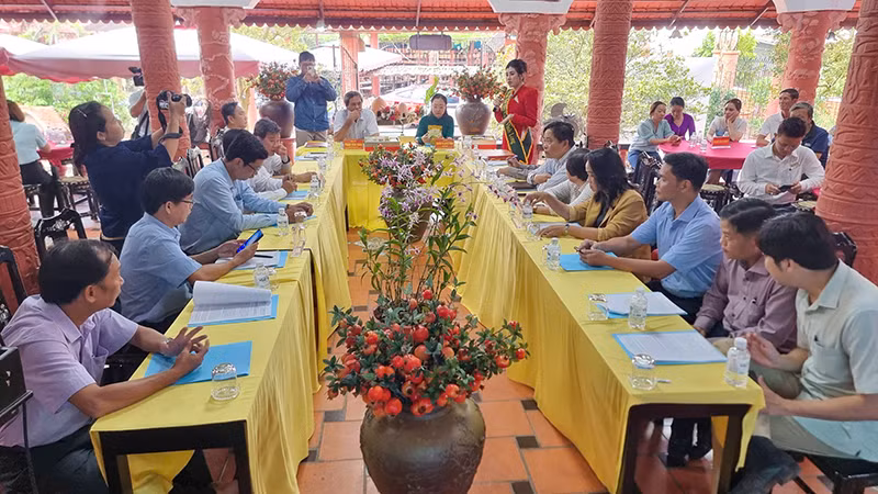 Quang cảnh hội nghị. 