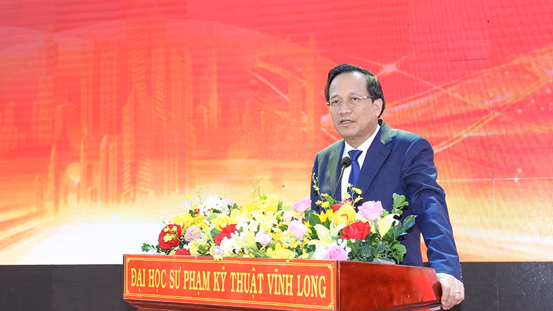 Bộ trưởng Lao động-Thương binh và Xã hội Đào Ngọc Dung phát biểu chỉ đạo tại buổi lễ. Bộ trưởng Lao động-Thương binh và Xã hội Đào Ngọc Dung phát biểu chỉ đạo tại buổi lễ.