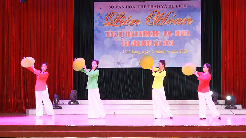 Vĩnh Long liên hoan tiếng hát thanh niên Kinh - Hoa - Khmer ảnh 1