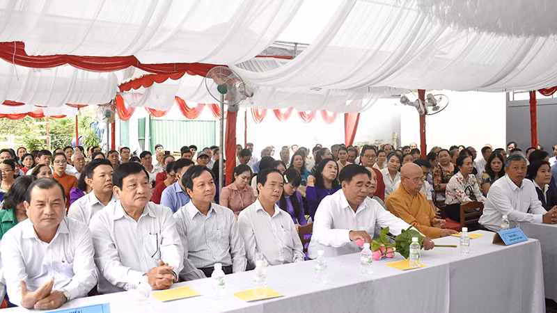 Đại biểu tham dự.