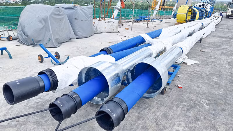 Sợi dây văng dài nhất của cầu Mỹ Thuận 2 có chiều dài 180m với 73 sợi cáp và có lực căng 600 tấn/bó. Sợi dây văng dài nhất của cầu Mỹ Thuận 2 có chiều dài 180m với 73 sợi cáp và có lực căng 600 tấn/bó.