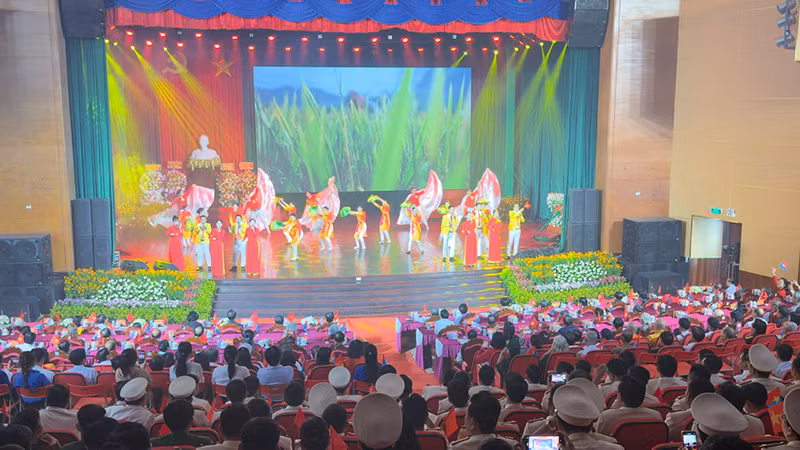 Chương trình văn nghệ tại lễ kỷ niệm.