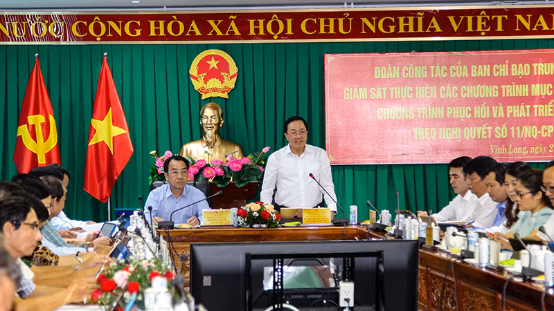 Tổng Giám đốc Ngân hàng chính sách xã hội Việt Nam Dương Quyết Thắng phát biểu tại buổi làm việc.