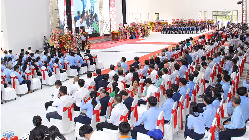 Quang cảnh buổi lễ. Quang cảnh buổi lễ.