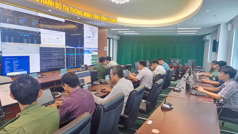 Đội phòng thủ đang ứng phó, xử lý đối với các đội tấn công. Đội phòng thủ đang ứng phó, xử lý đối với các đội tấn công.
