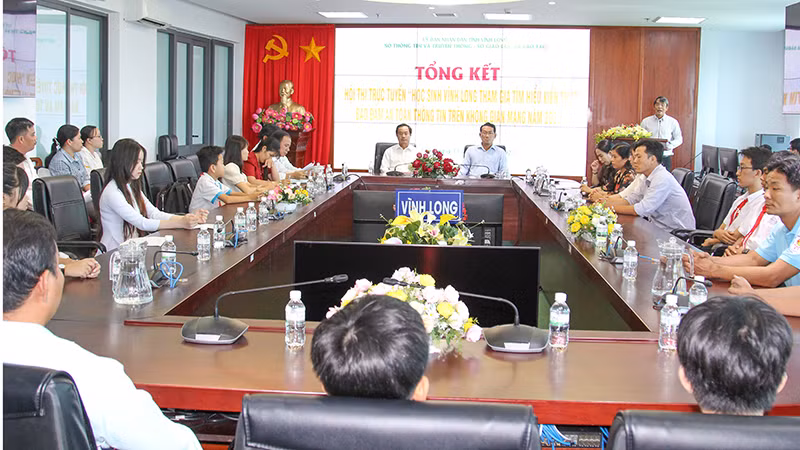 Quang cảnh buổi tổng kết trao giải.