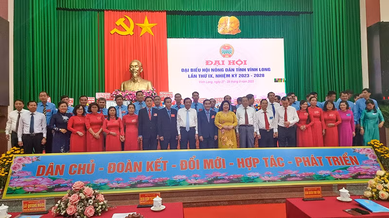 Đại hội ra mắt Ban chấp hành khóa mới. 