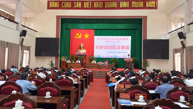 Quang cảnh kỳ họp. Quang cảnh kỳ họp.