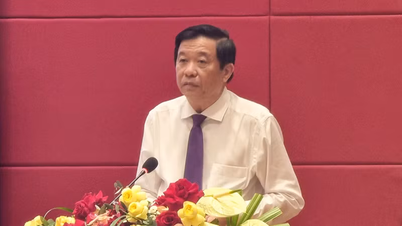 Bí thư Tỉnh uỷ Vĩnh Long Bùi Văn Nghiêm phát biểu tại buổi lễ. Bí thư Tỉnh uỷ Vĩnh Long Bùi Văn Nghiêm phát biểu tại buổi lễ.